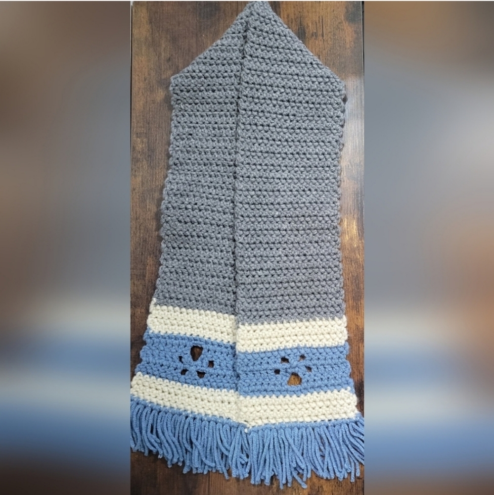 Child's Pawprint Scarf 🐾